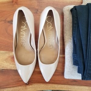 [Calvin Klein] Tan Heels with Pointed Toe